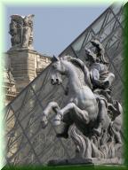 Pyramide Louvre